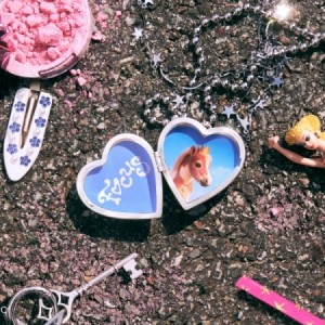 Hearts2Hearts (하츠투하츠) - 미니앨범 1집 : FOCUS [Rule Book Ver.]