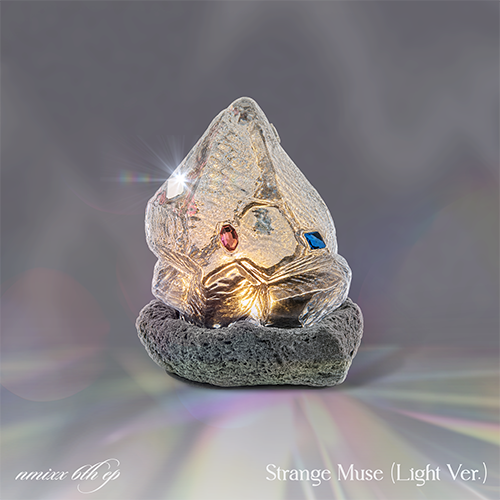 NMIXX (엔믹스) - 미니 6집 : Strange Muse [Light Ver.]